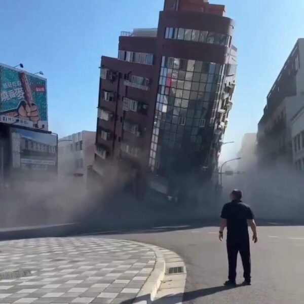 FUERTE SISMO EN TAIWAN